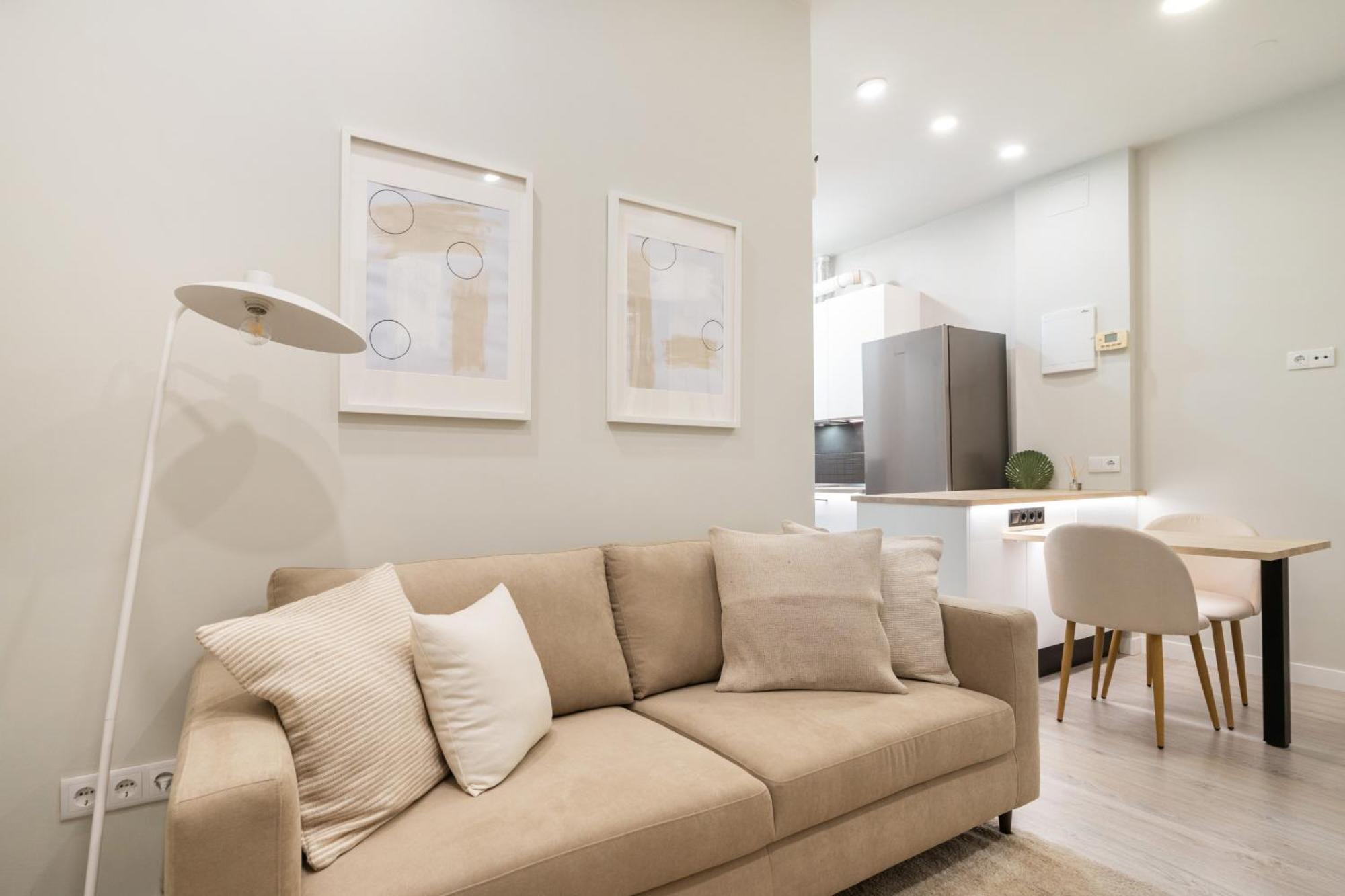 Apartamento Reformado En Metro Ibiza Alquiler Temporal Madrid Exterior foto