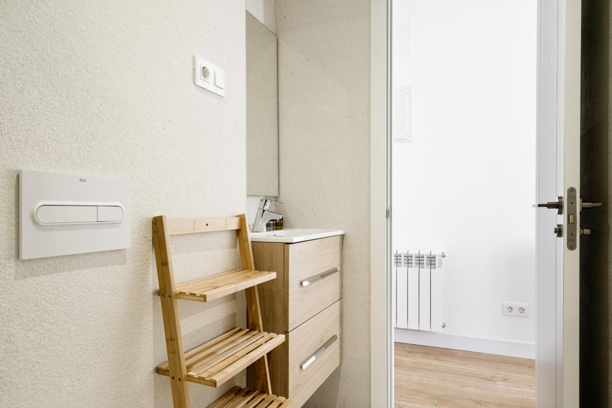 Apartamento Reformado En Metro Ibiza Alquiler Temporal Madrid Exterior foto