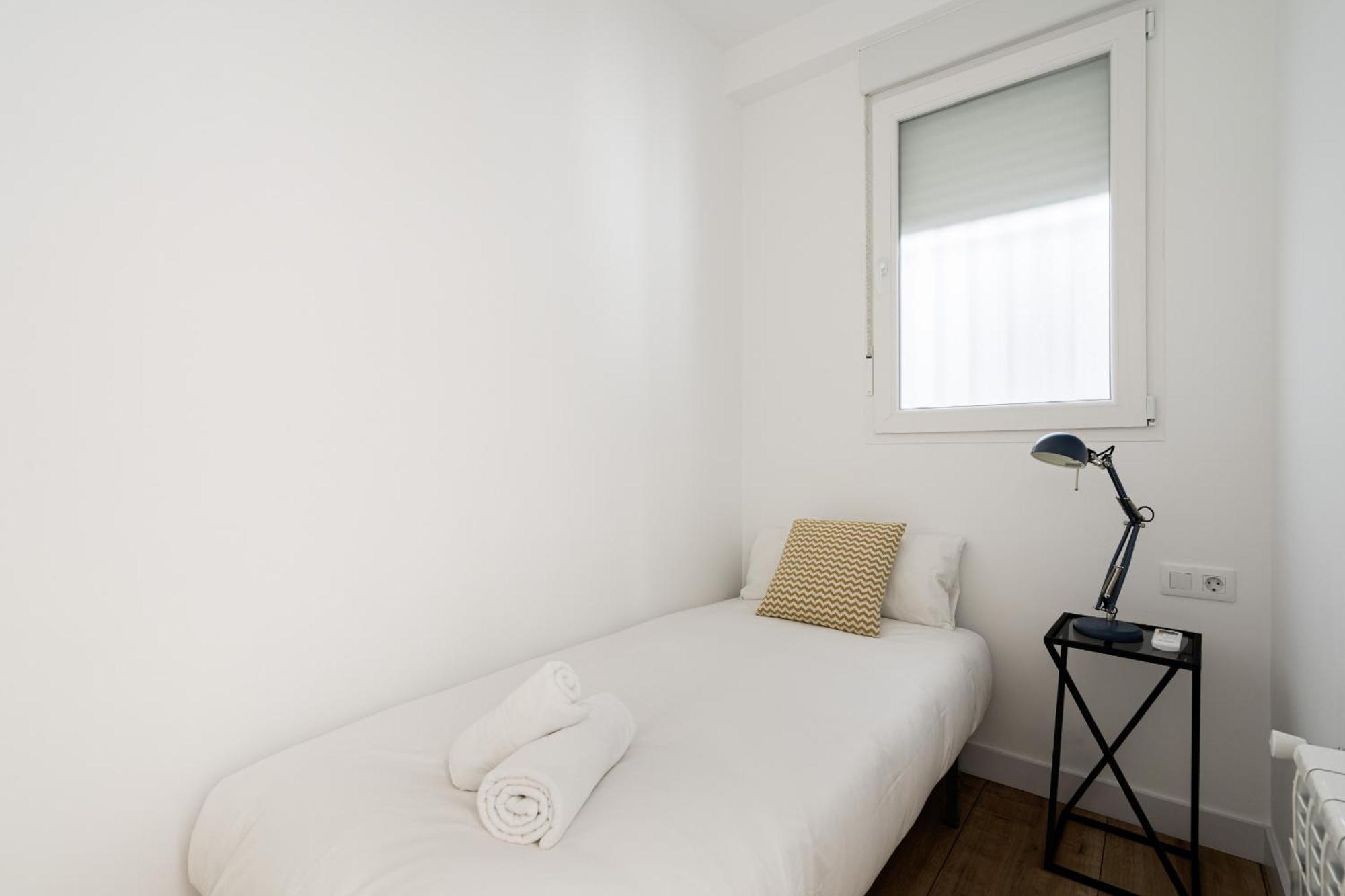 Apartamento Reformado En Metro Ibiza Alquiler Temporal Madrid Exterior foto